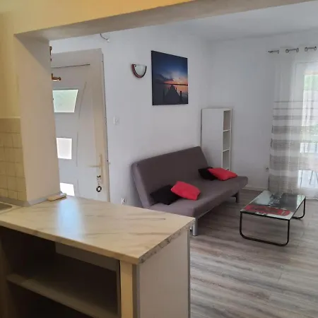 Laura Apartment