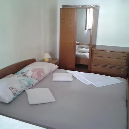 Laura Apartment