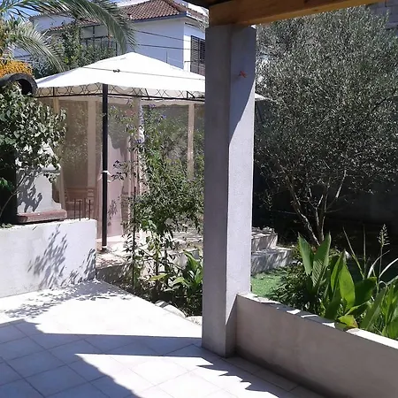 Apartment Laura Hvar Town