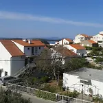Laura Hvar Town
