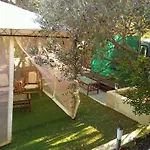 Laura Hvar Town